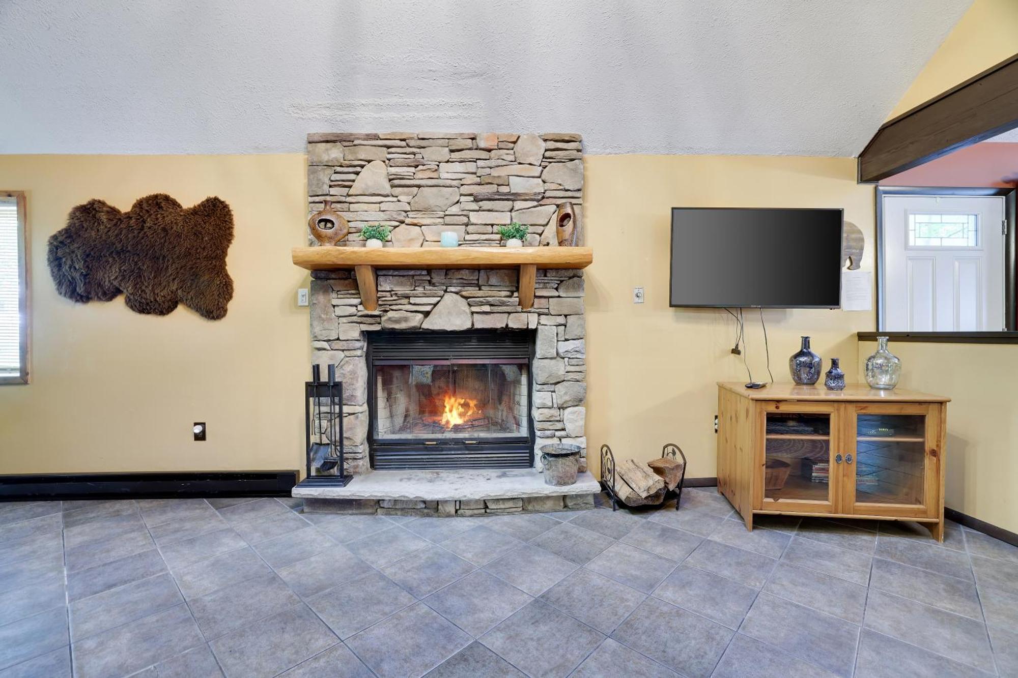 Chalet Renovated Near Casino, Camelback , Kalahari 4Bdrms Firepit Hot Tub Game Room Tobyhanna 外观 照片
