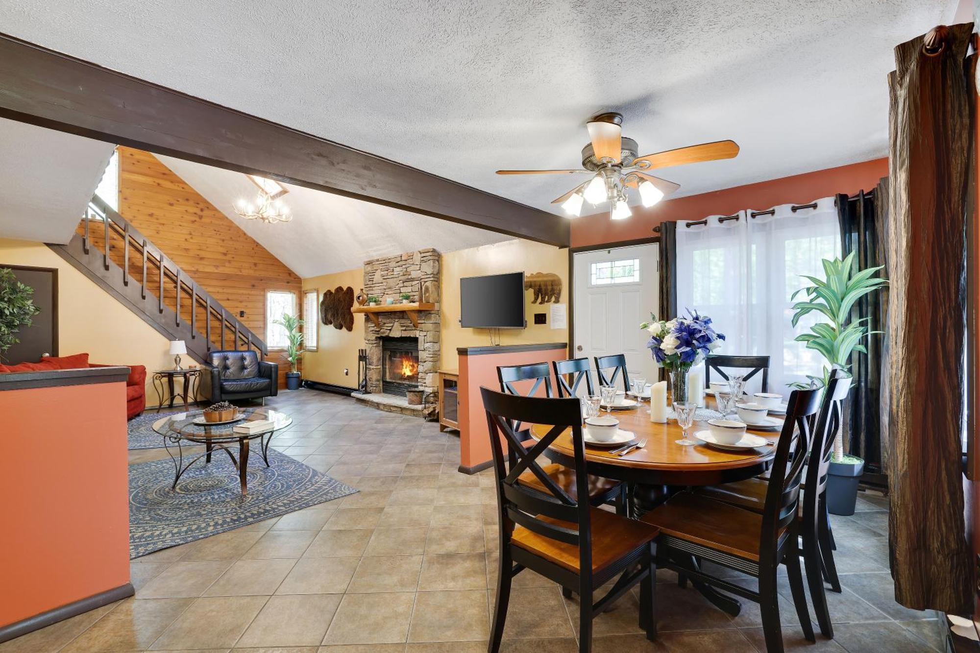 Chalet Renovated Near Casino, Camelback , Kalahari 4Bdrms Firepit Hot Tub Game Room Tobyhanna 外观 照片