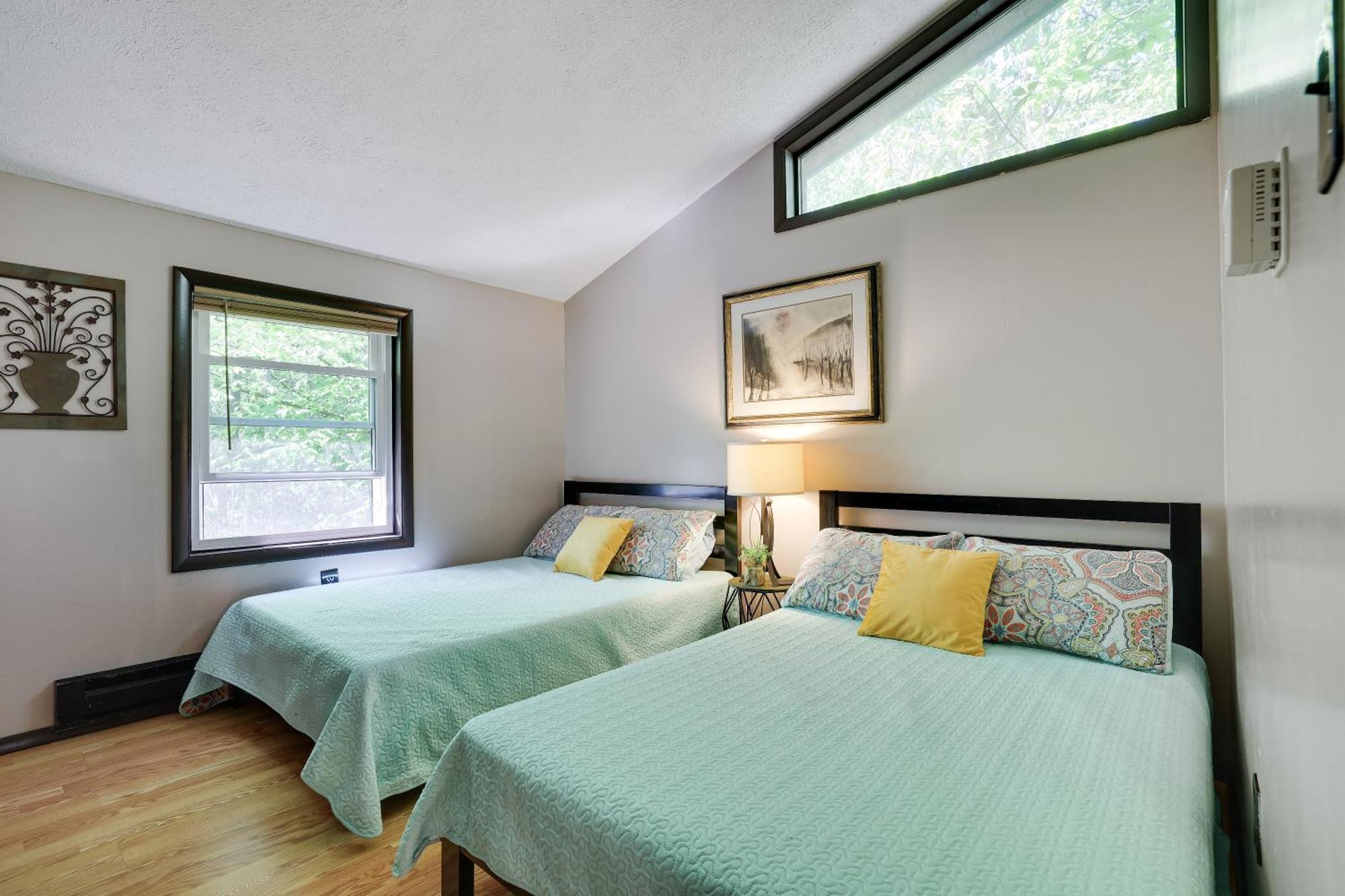 Chalet Renovated Near Casino, Camelback , Kalahari 4Bdrms Firepit Hot Tub Game Room Tobyhanna 外观 照片