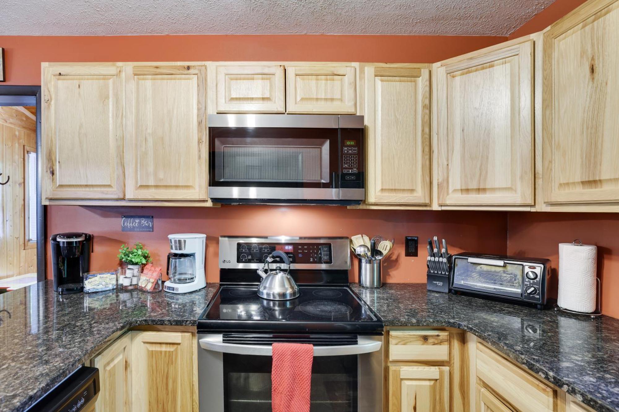 Chalet Renovated Near Casino, Camelback , Kalahari 4Bdrms Firepit Hot Tub Game Room Tobyhanna 外观 照片