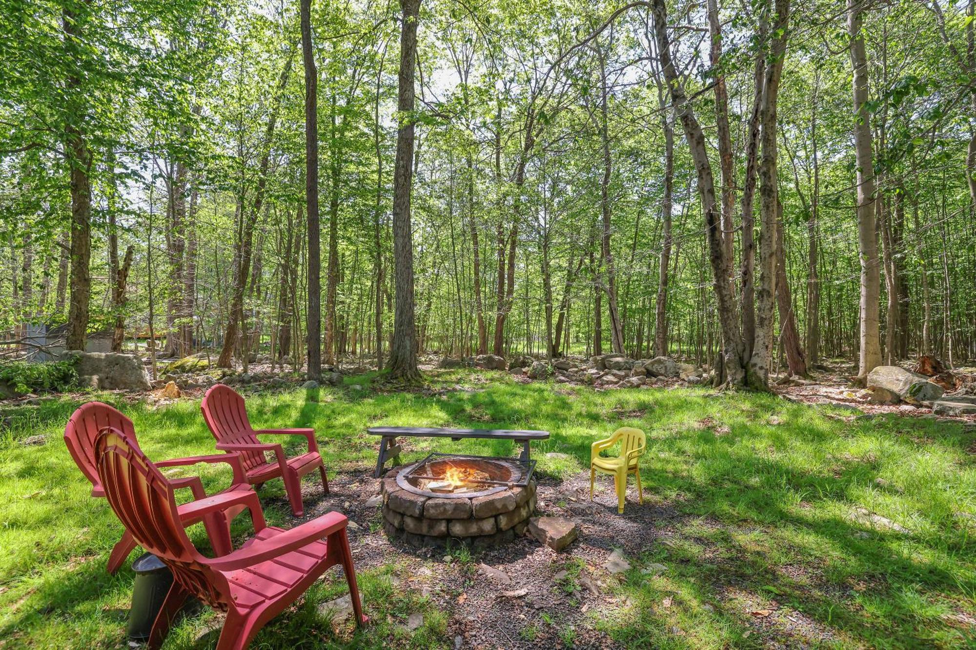 Chalet Renovated Near Casino, Camelback , Kalahari 4Bdrms Firepit Hot Tub Game Room Tobyhanna 外观 照片