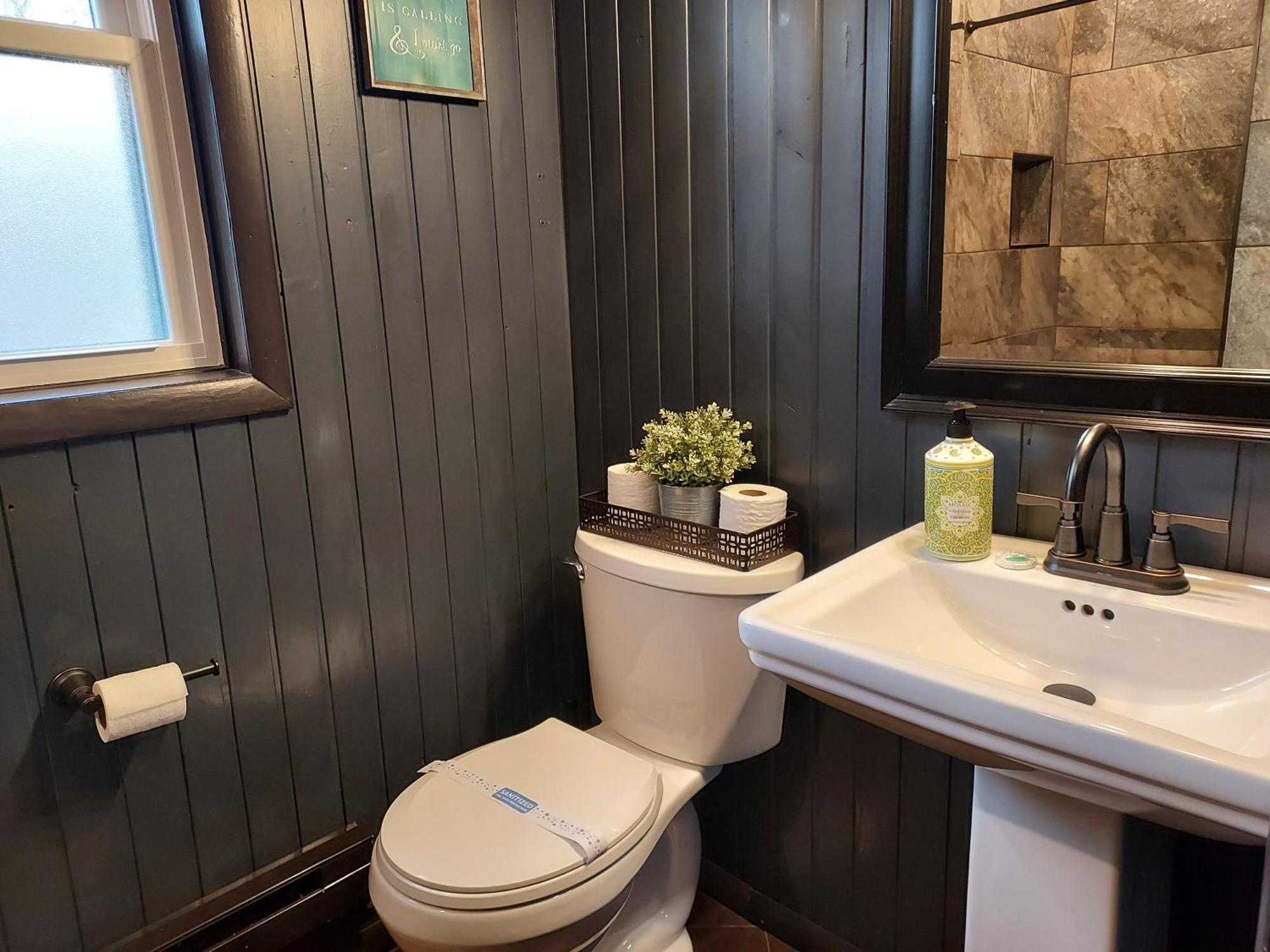 Chalet Renovated Near Casino, Camelback , Kalahari 4Bdrms Firepit Hot Tub Game Room Tobyhanna 外观 照片